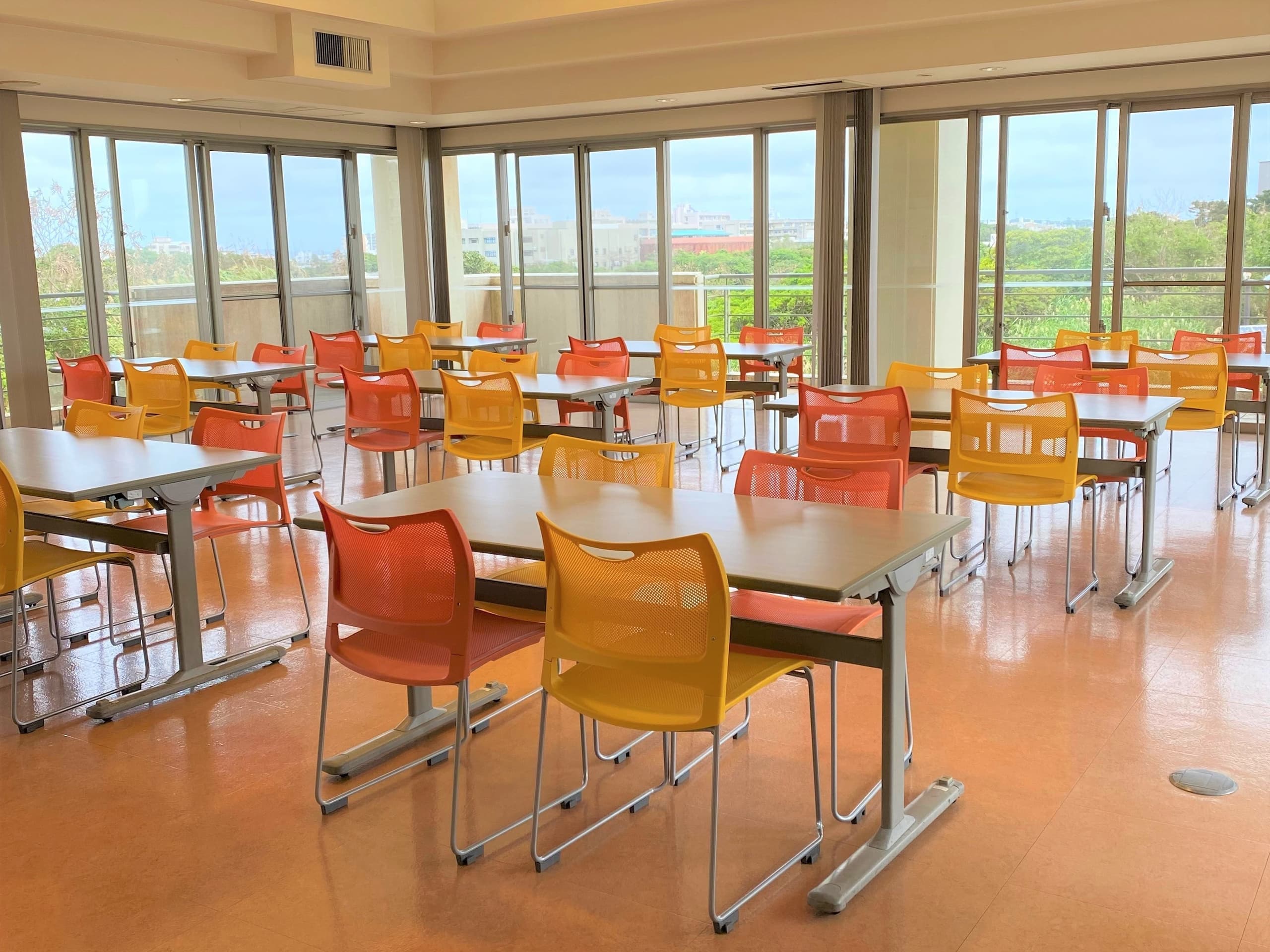 多目的交流ラウンジ